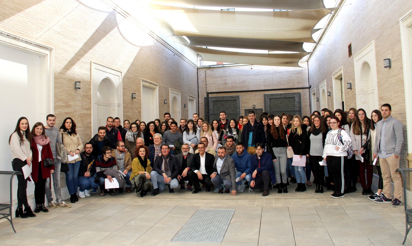 Nueve jóvenes de la Cuenca Minera reciben una beca para su inserción laboral