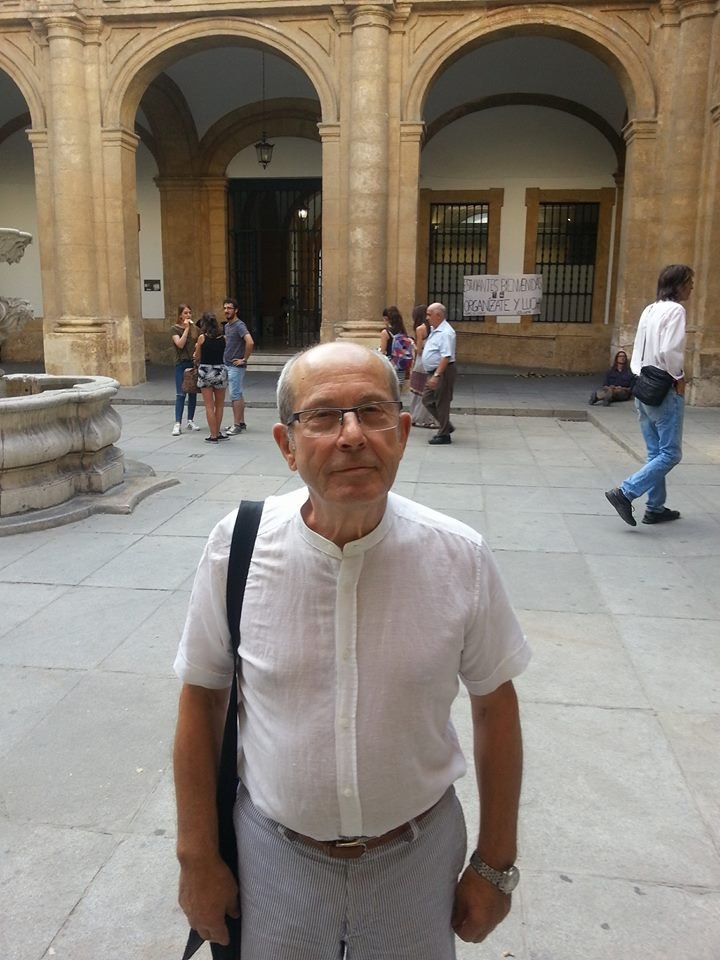 Manuel Márquez Calero, un berrocaleño que muestra el amor a su tierra a través de los libros