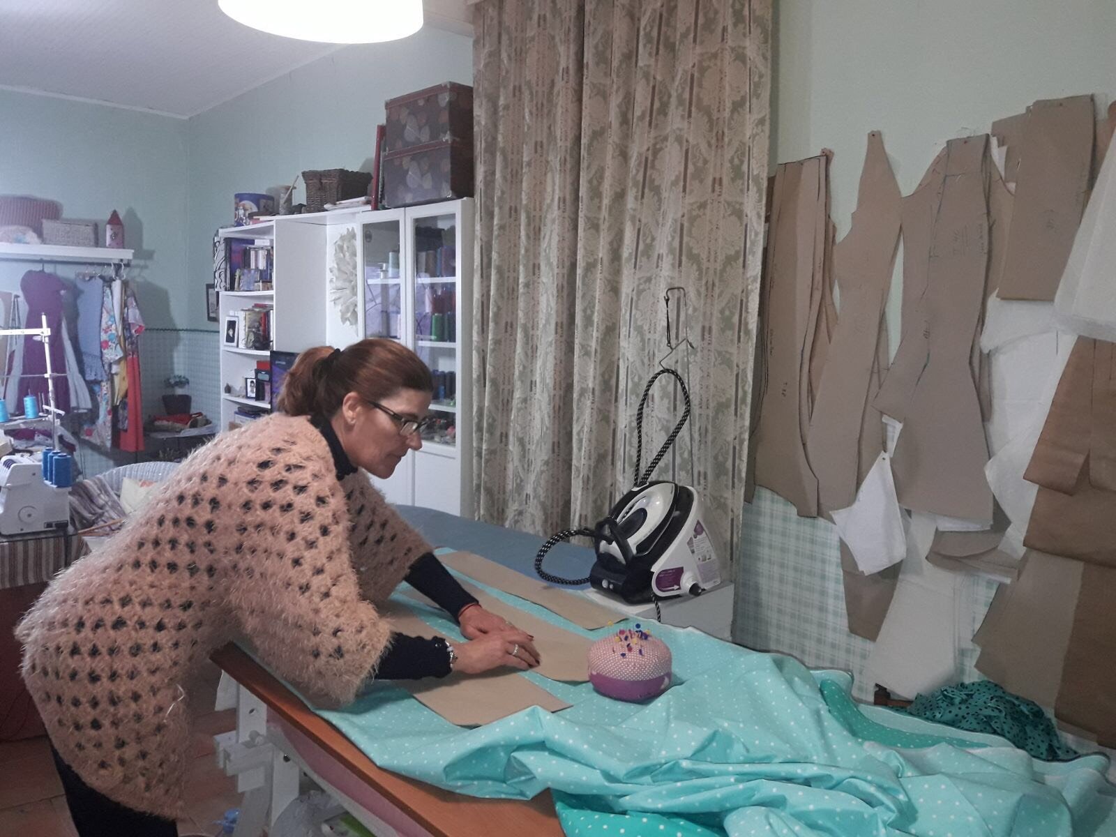 La diseñadora campurriana Rosario Valera, más de treinta años dedicada al mundo de la moda