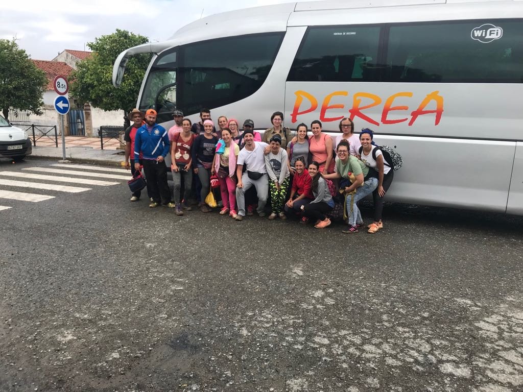 Unas cien personas de la Cuenca trabajan en Aroche por mediación del Ayuntamiento de Campofrío