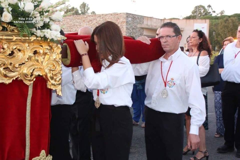 Laura López: «Se ha abierto el camino para todas las mujeres que quieran ser costaleras»