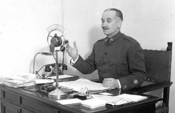 El general que llamó a incendiar El Campillo pierde la Medalla de Huelva 82 años después