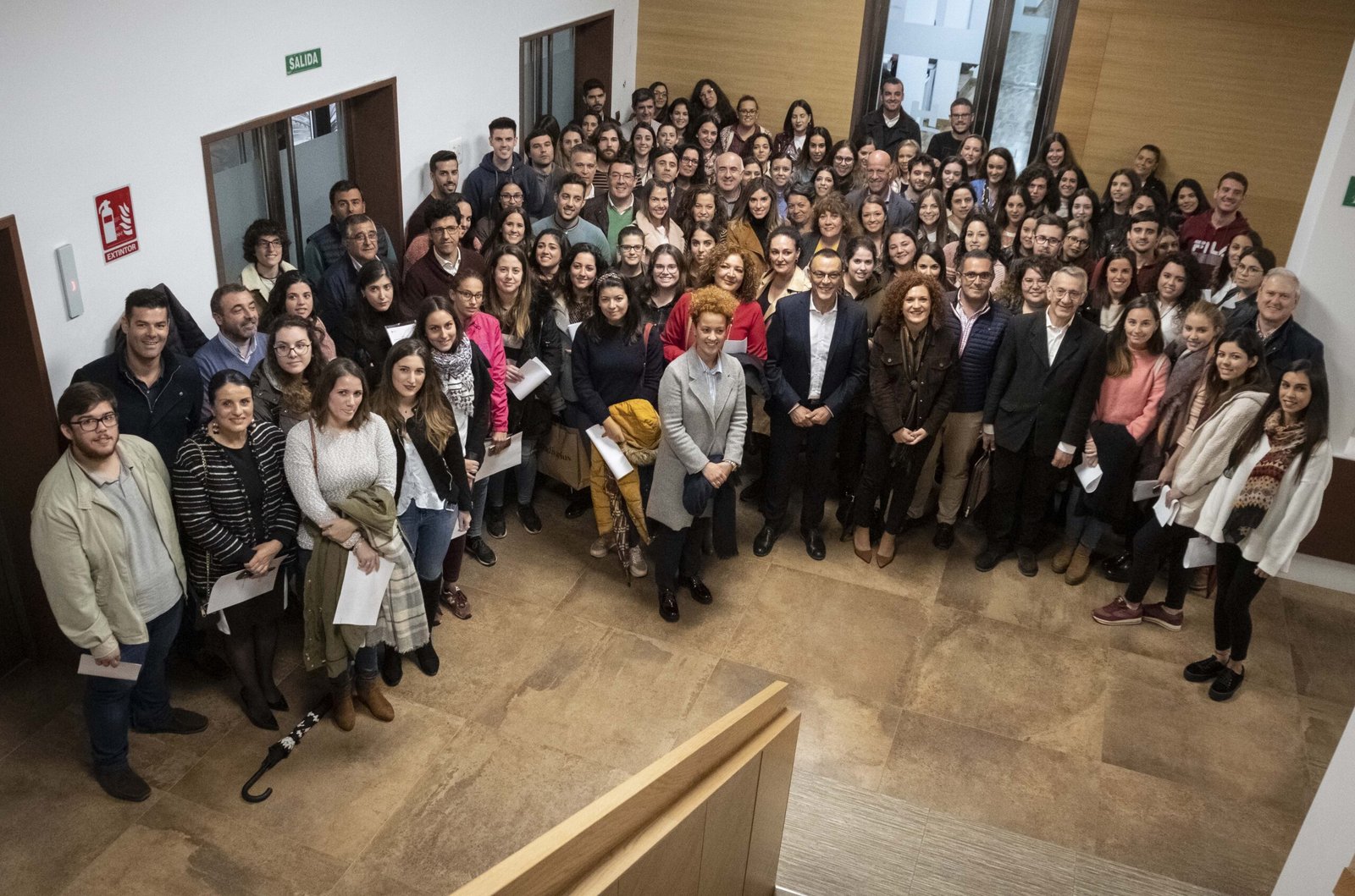 La Diputación entrega becas para prácticas en empresas a 16 jóvenes de la Cuenca Minera