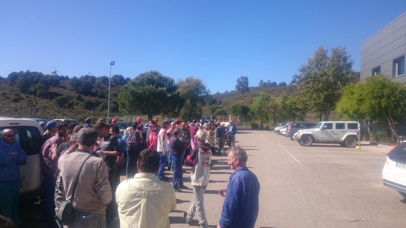 PSOE, PP e IU apoyan a la plantilla de Riotinto Fruit
