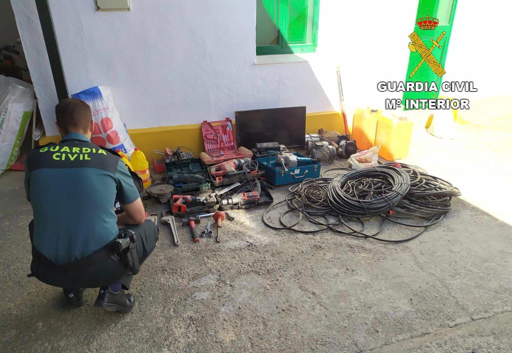 Detienen a un hombre por un robo con fuerza en una finca ganadera de Campofrío