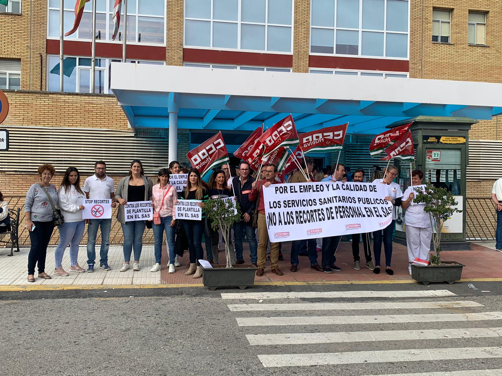 Nueva concentración en el Hospital de Riotinto contra los recortes de personal en el SAS