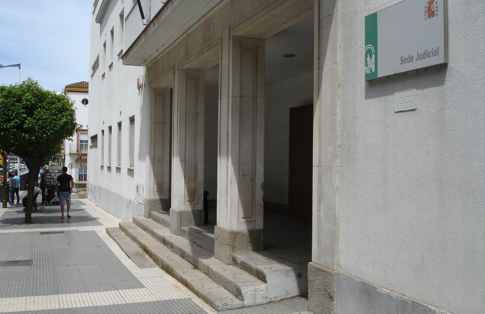 La Fiscalía pide ocho años de internamiento para el menor acusado de matar a su madre en La Antilla