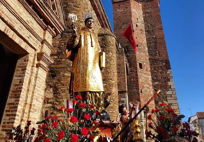 La traída del santo abre las Fiestas de San Vicente de Zalamea