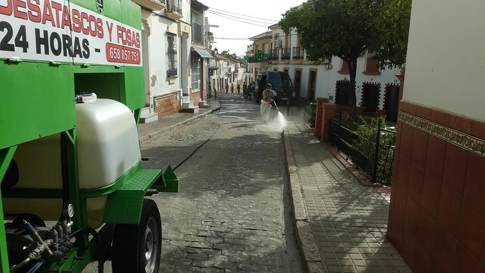 El Ayuntamiento de Zalamea retoma la desinfección de las calles del municipio