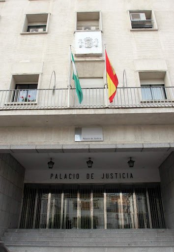 Dos años de cárcel por abusar de su hija de tres años en Huelva