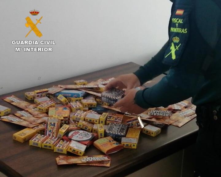 La Guardia Civil desmantela en Paterna un ‘polvorín’ con más de 4.000 petardos y tracas ilegales