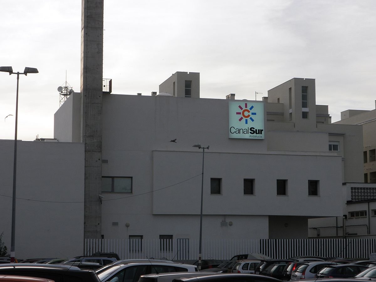 La Asociación de la Prensa de Huelva recoge firmas en defensa de Canal Sur