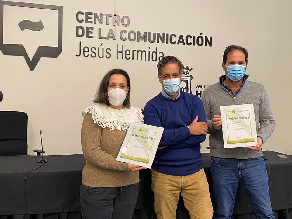 El pozueleño Rafa López recibe el premio ‘Periodista de buena tinta’ y la admiración de los compañeros
