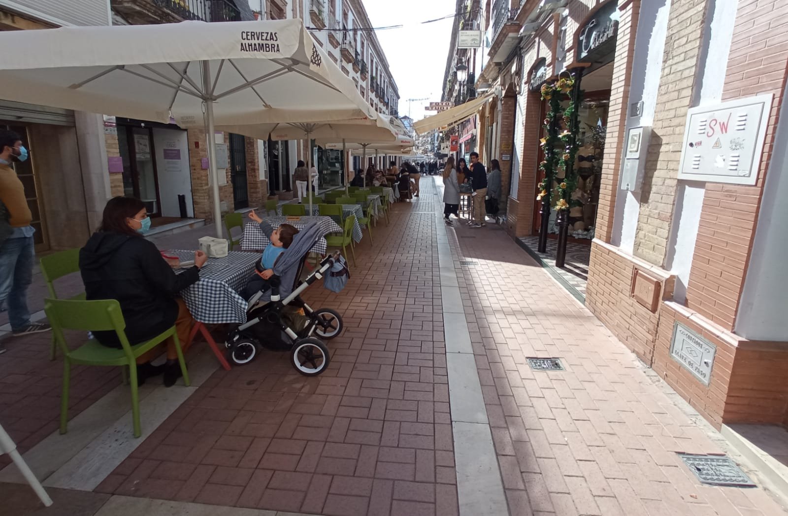 Los bares de Huelva se apuntan a la comida a domicilio