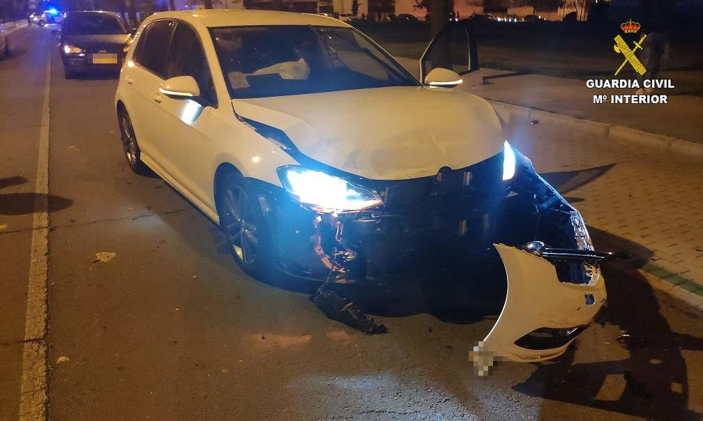 Provocan un accidente en una carrera ilegal en Isla y denuncian un falso robo para encubrirlo