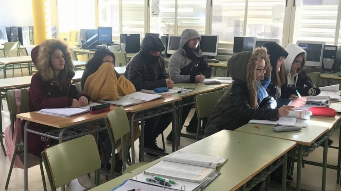 CSIF denuncia que el frío registrado en las aulas incumple la normativa y afecta a la salud