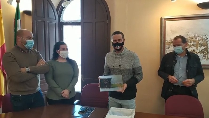 Zalamea rinde homenaje a su campeón de España de Enduro Rubén Palmar