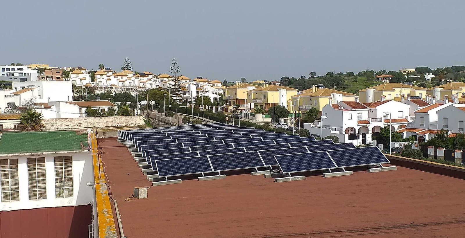 Tres institutos de la provincia producen ya su propia energía mediante placas fotovoltaicas