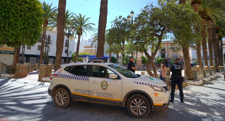 Desalojan un fiesta ilegal en Ayamonte con una veintena de personas