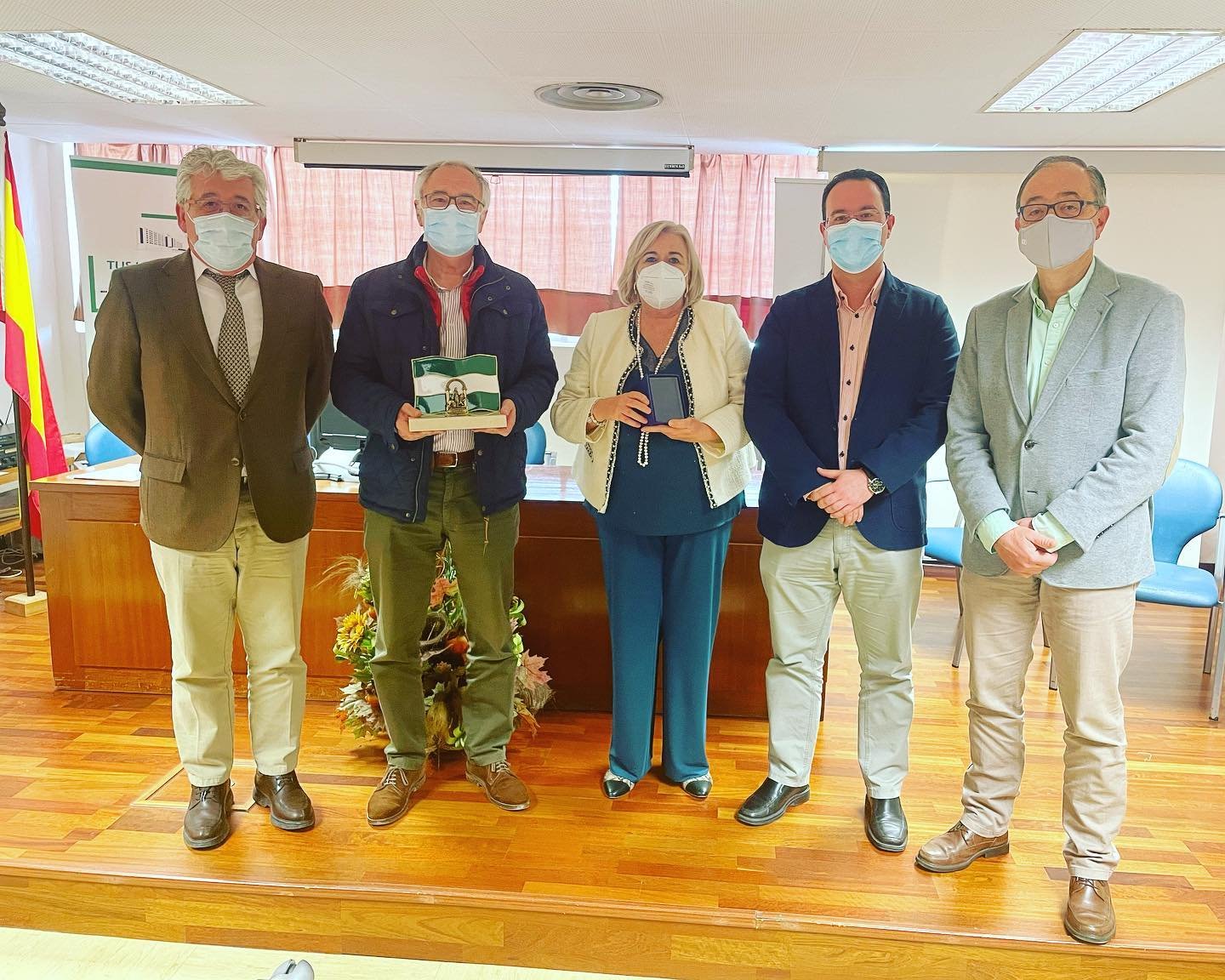 El personal sanitario de la Cuenca Minera recibe la Bandera de Andalucía