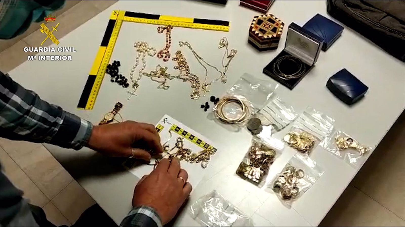 Espectacular persecución policial entre Gibraleón y Huelva tras el robo de 15.000 euros en joyas