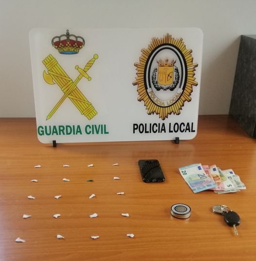 Detienen a una persona en Bollullos con 20 dosis de cocaína
