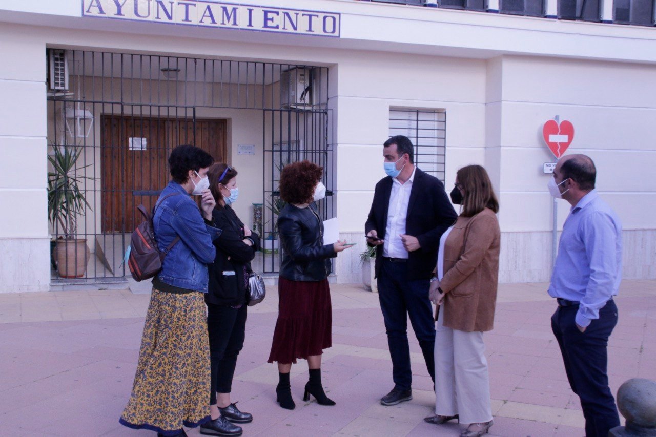 La presidenta de la Diputación recorre Campofrío, Nerva y El Campillo en su visita ‘Pueblo a pueblo’