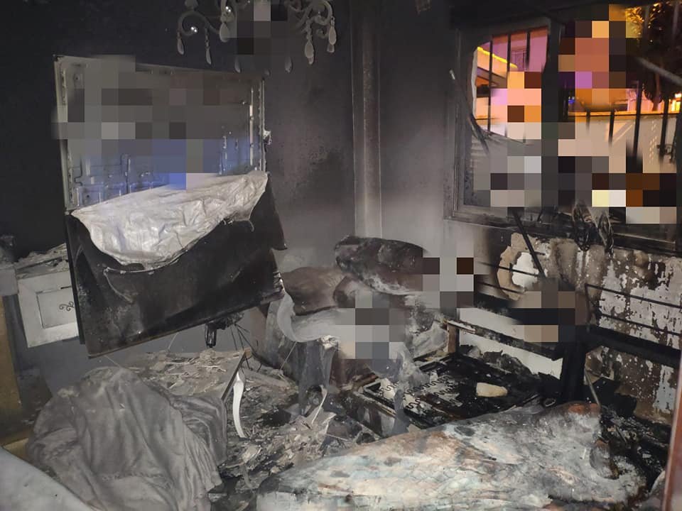 El fuego devora una vivienda en San Juan del Puerto