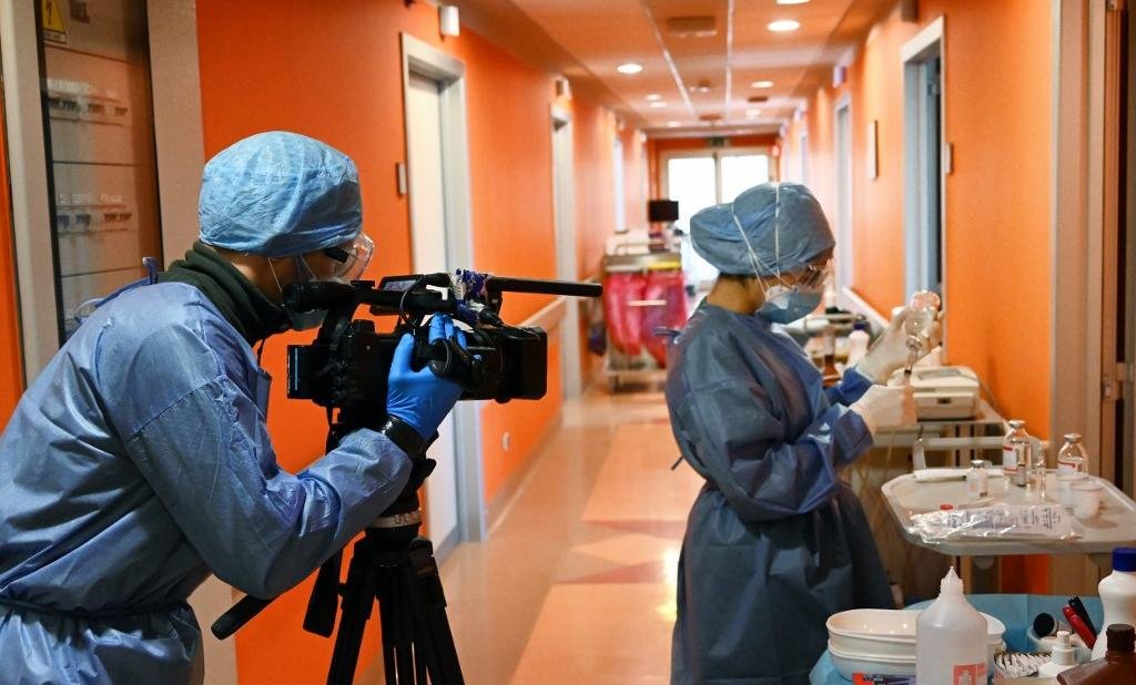 Las Asociaciones de la Prensa de Andalucía solicitan que los profesionales de la información sean considerados grupo preferente en la actual campaña de vacunación