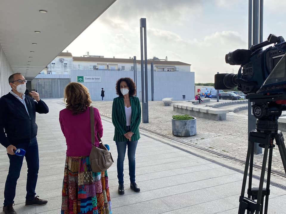 La alcaldesa de Gibraleón urge a la Junta a mejorar la atención sanitaria en el municipio