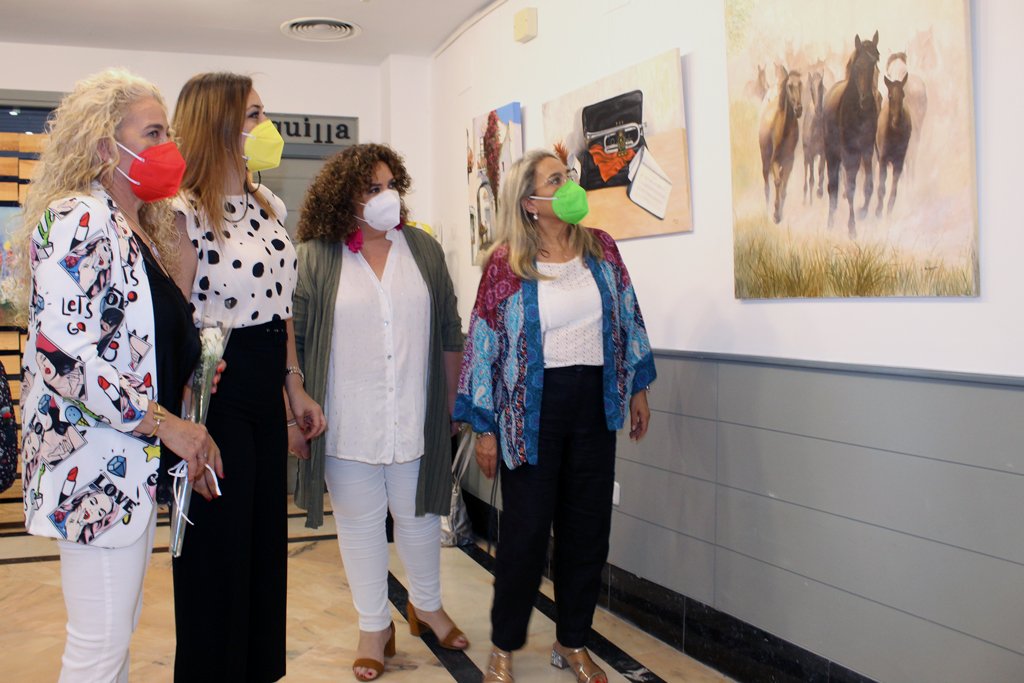 Alumnos de la Academia Municipal de Pintura de Cartaya exponen sus creaciones