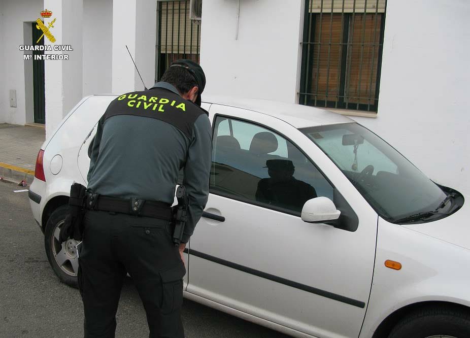 Dos detenidos por robar en vehículos junto a la playa de Isla Cristina