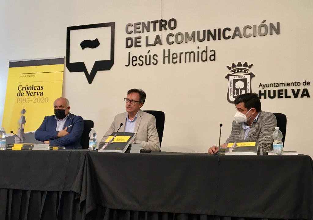 Hipólito presenta en Huelva sus ‘Crónicas de Nerva 1995-2020’