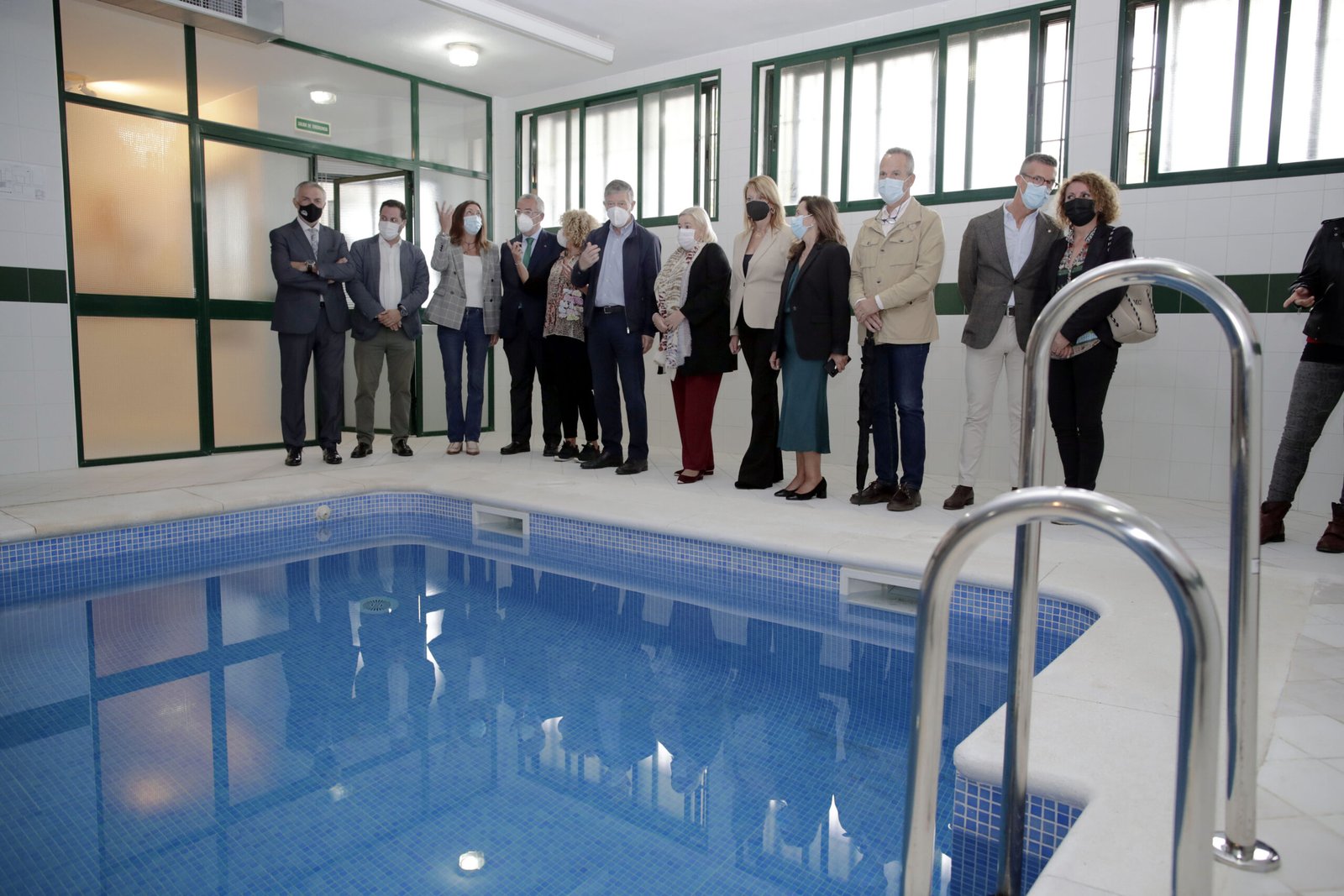 Aspapronias inaugura su piscina terapéutica