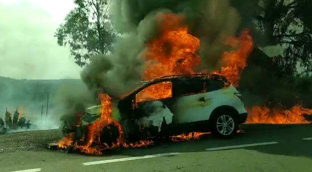 Arde un vehículo en plena N-435 entre Valverde y Zalamea