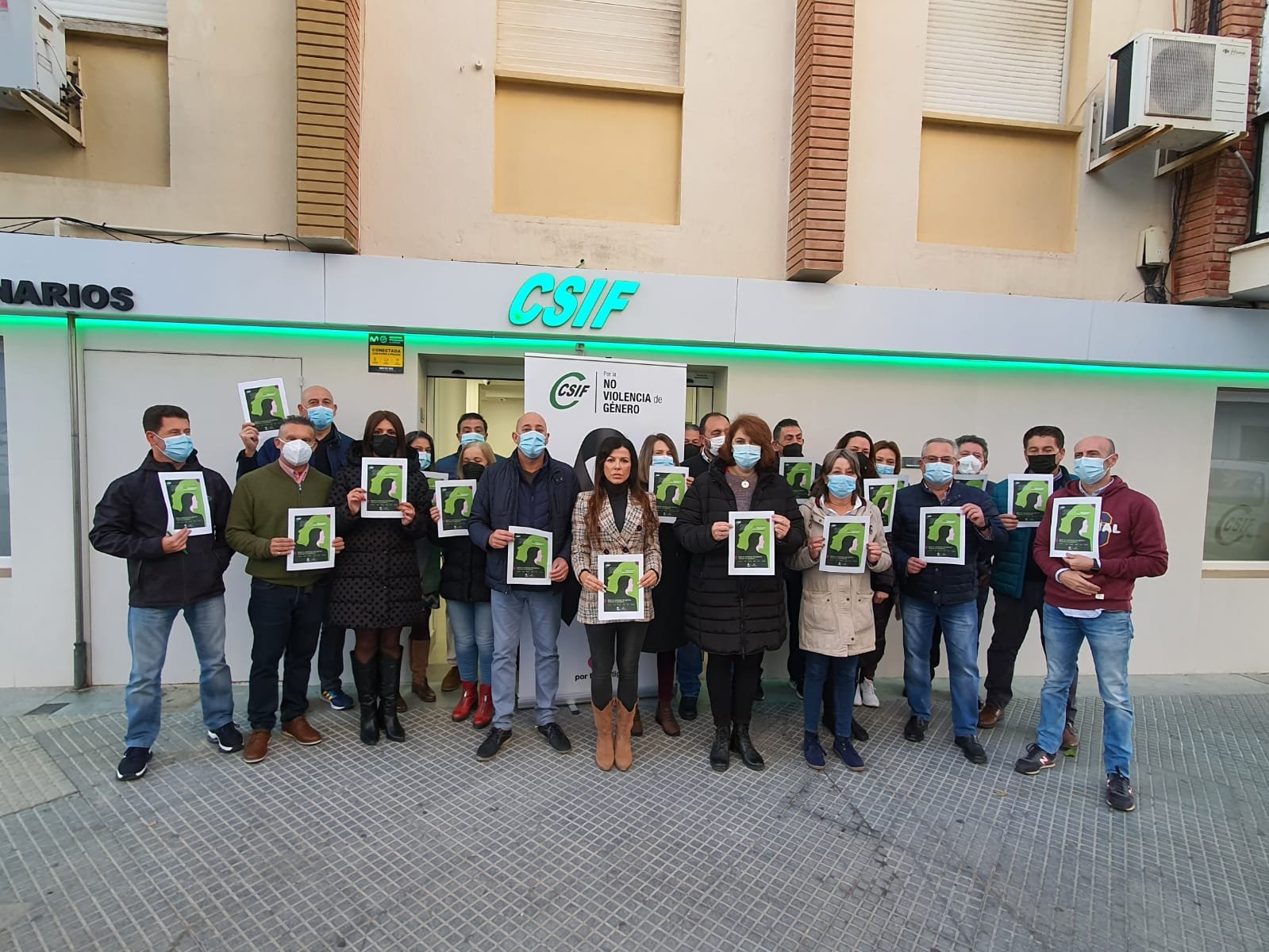 CSIF se concentra contra la violencia machista en su sede provincial que ya es ‘Punto Violeta’
