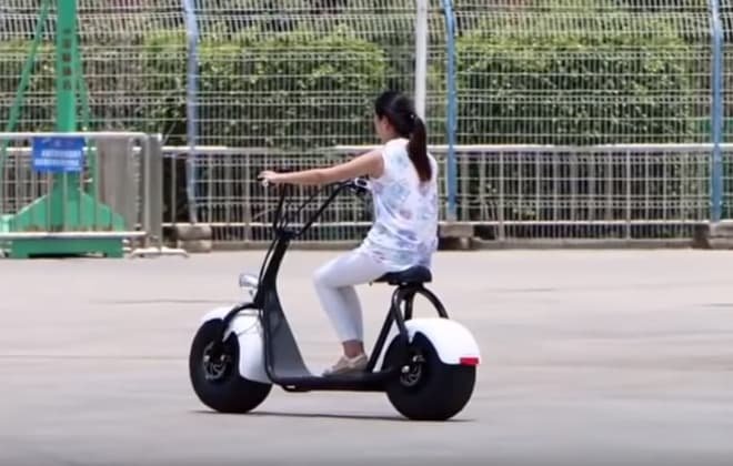 Denuncian a un menor por conducir un ciclomotor eléctrico sin permiso en Punta Umbría