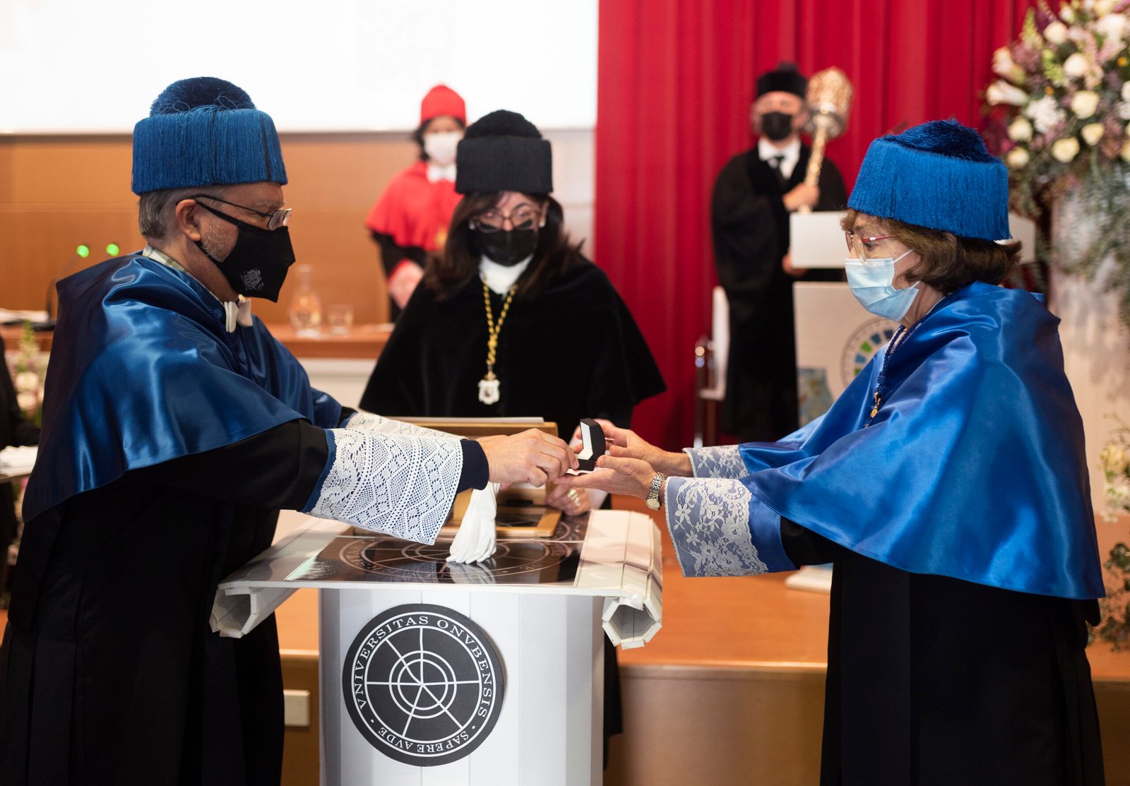 La científica María José García Borge ya es doctora Honoris Causa de la Universidad de Huelva