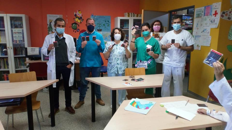 Donan chocolate sin gluten ni lactosa para el área de pediatría del Juan Ramón