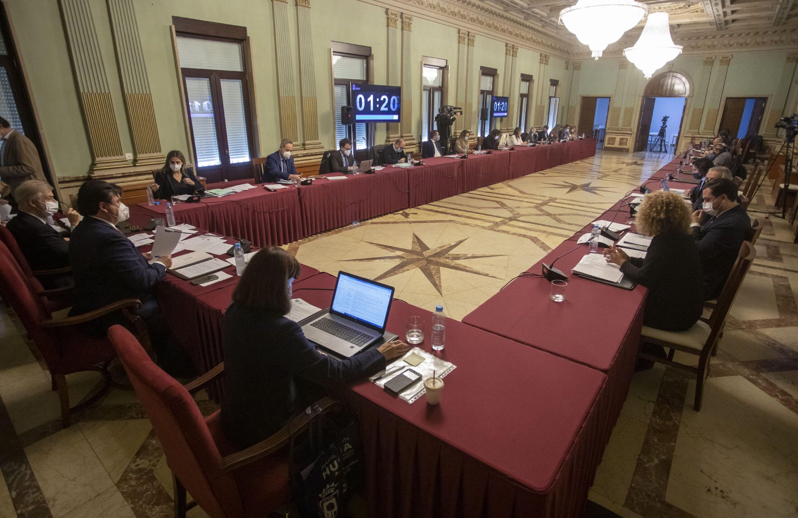El Pleno aprueba el nuevo contrato de la Zona ORA