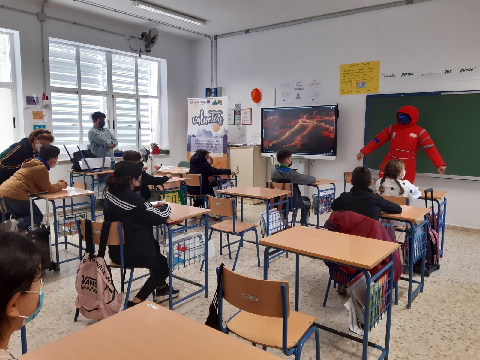 El ‘astronauta’ Roque visita los colegios de Riotinto y Nerva