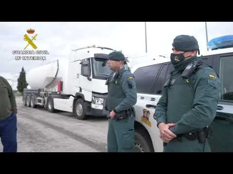 La Guardia Civil ha escoltado a unos 1.200 camiones en Huelva por el paro del transporte
