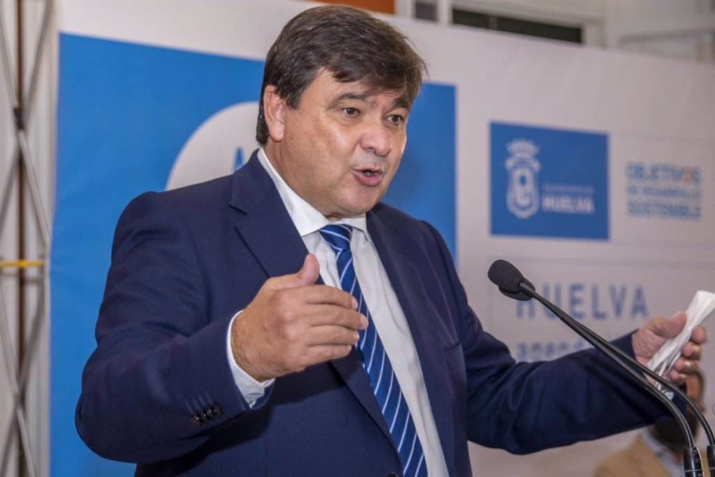 Gabriel Cruz no confirma su candidatura a las elecciones aunque agradece el «apoyo» de Espadas