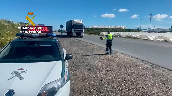 Cinco investigados en Huelva por manipular tacógrafos en los camiones