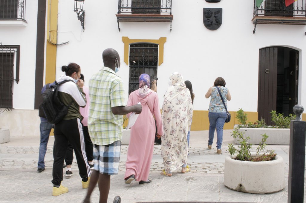 Inmigrantes solicitan su empadronamiento en dos asentamientos chabolistas de Lucena del Puerto