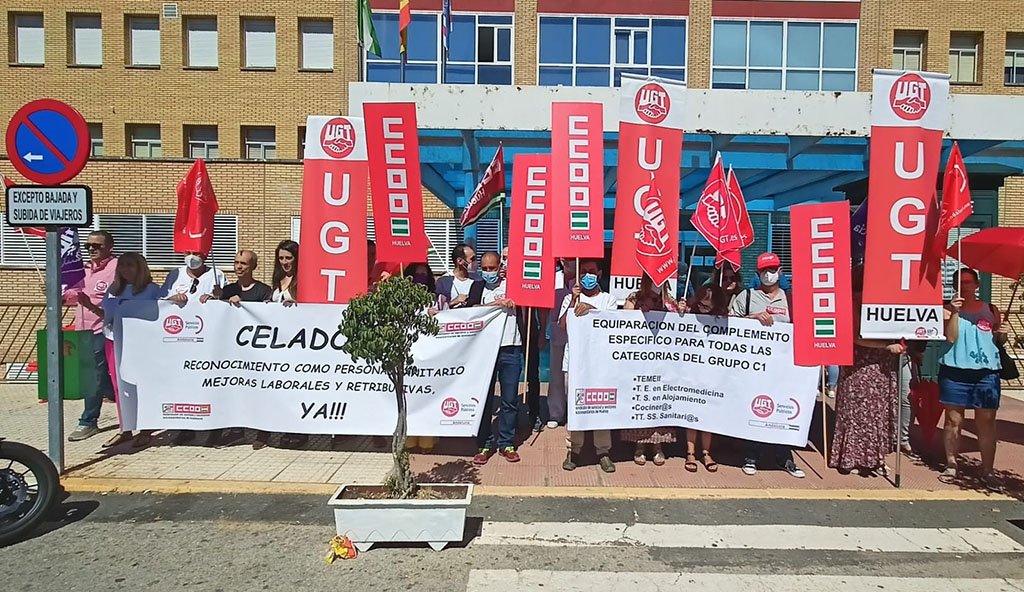 Trabajadores del Hospital de Riotinto exigen mejoras salariales para los celadores y técnicos especialistas
