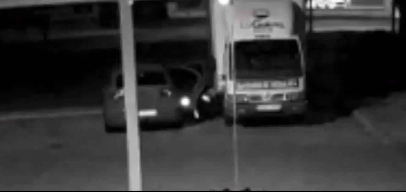 Dos detenidos por robar 1.000 litros de gasoil perforando los depósitos de camiones en Huelva