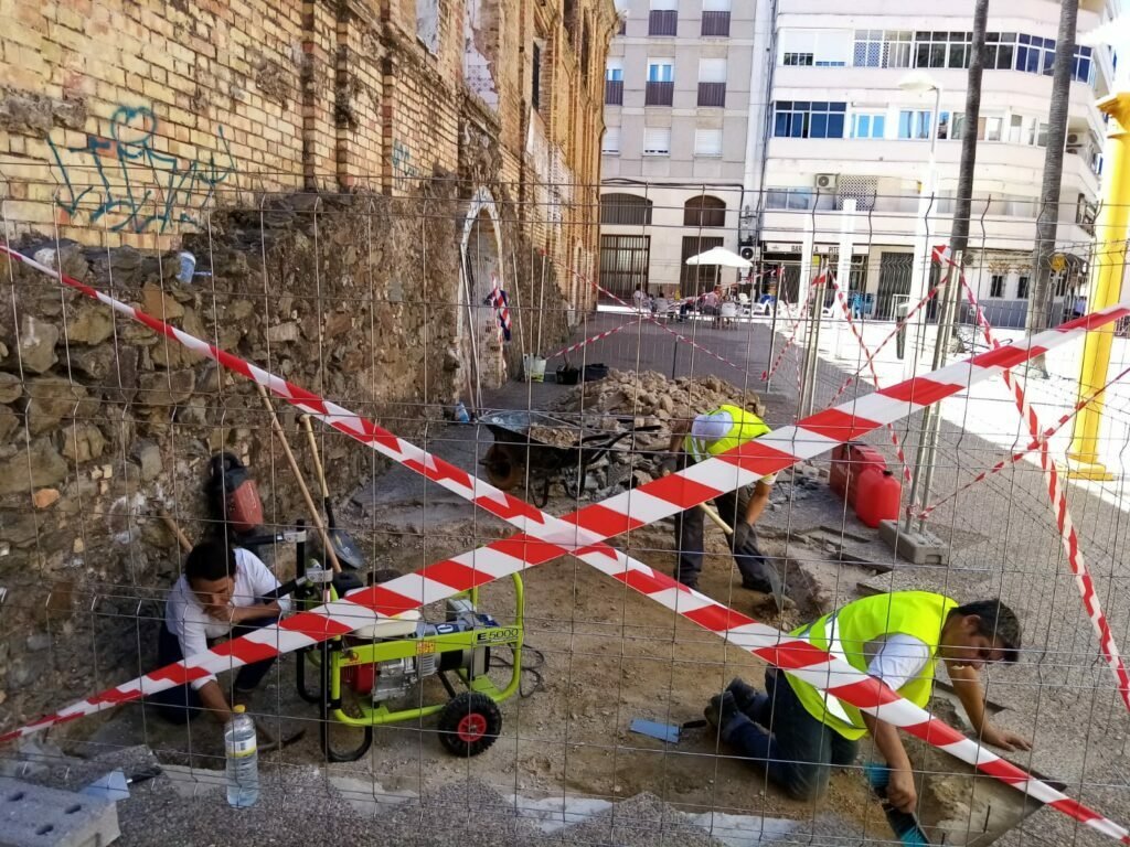 Comienzan los trabajos arqueológicos previos a las obras de rehabilitación del antiguo cuartel de Santa Fe