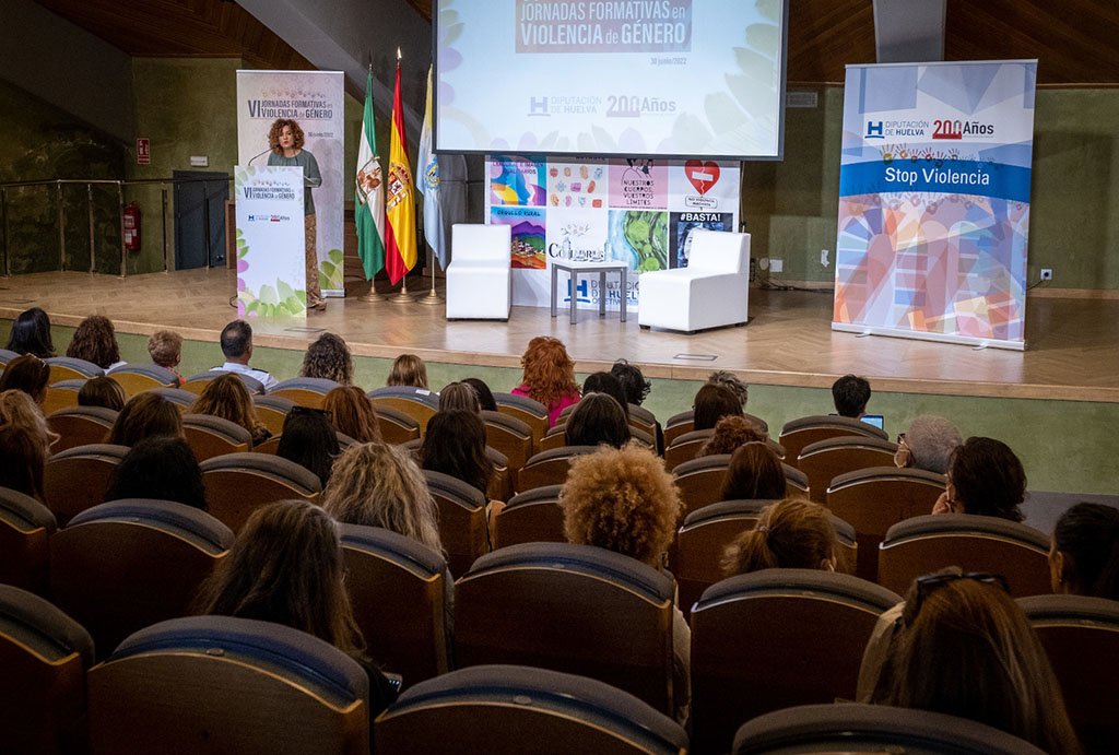 Limón aboga por duplicar esfuerzos ante la «realidad demoledora» de la violencia de género