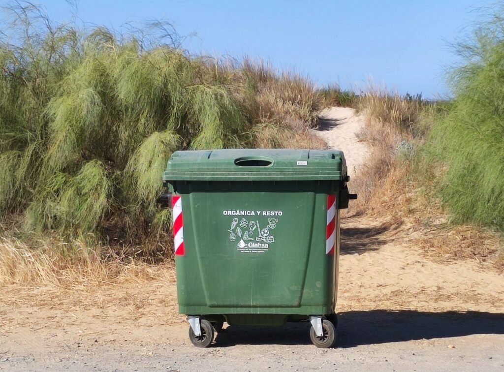Giahsa activa el refuerzo veraniego de sus servicios de recogida de residuos en el litoral